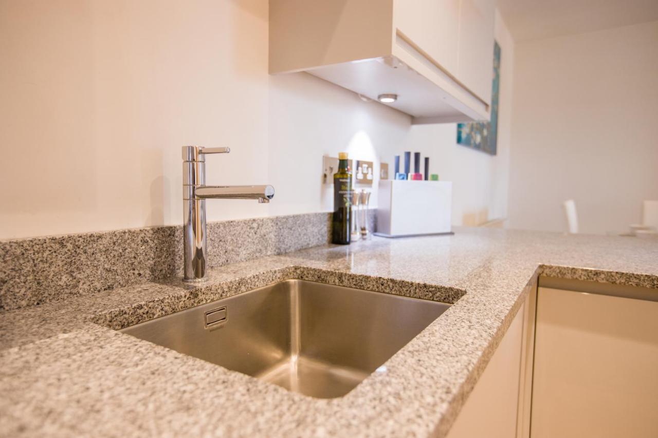 Urban Living'S ~ King Edward Luxury Apartments In The Heart Of 윈저 외부 사진