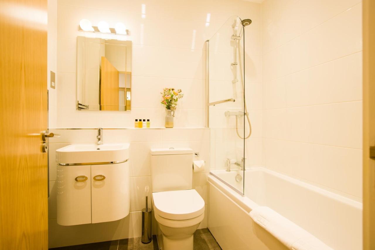 Urban Living'S ~ King Edward Luxury Apartments In The Heart Of 윈저 외부 사진